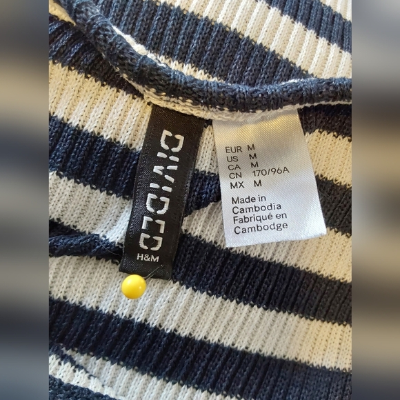 H&M Tops, Women's Size Medium Blue, and White Striped Crop Top - Picture 4 of 4